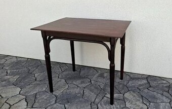 Jídelní stůl THONET