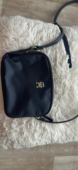 Kabelka Tommy Hilfiger