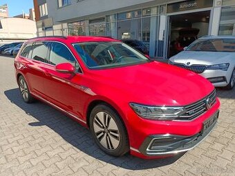 VW Passat GTE 1.4TSI Hybrid 160kW DSG Full LED Tažné ACC