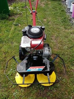 Dvoububnova sekačka BDR 700