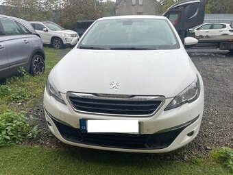 Peugeot 308 1.2 i 81kw, r.11/2015, klima, poškozen motor