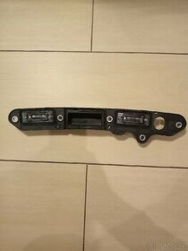 Madlo, klika zadních dveří