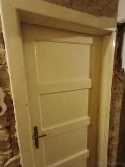 Prodám staré poctive dveře i se zárubněmi