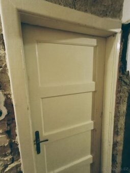 Prodám staré poctive dveře 80L i se zárubněmi