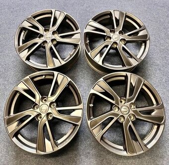 5x114,3 R17 originál alu disky Nissan Juke
