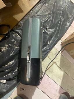 Vysavač Jupiter, lustr, mixer