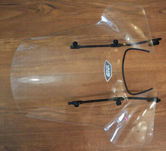 Štít GIVI pro Piaggio Liberty