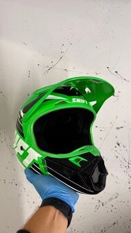 SHIFT assault helma na motocross
