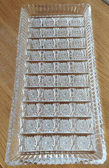 broušený servírovací tác z olovnatého skla