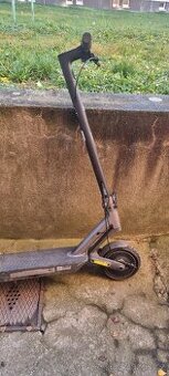 Xiaomi ultra 4 koloběžka