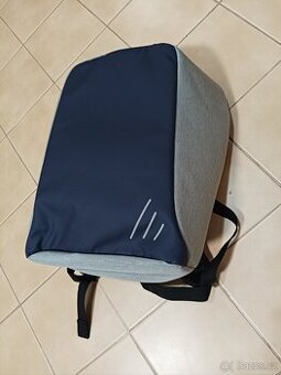 Bezpečnostní SMART batoh s USB konektorem