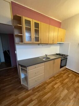 Kuchyňská linka se spotrebici