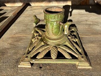 Starožitný stojan na vánoční strom