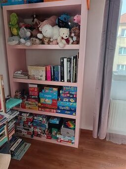 Růžová skříň policová,knihovna Ikea