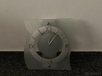 Prodám nástěnné hodiny