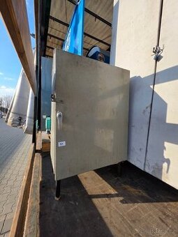 Robustní plechová dílenská skříňka