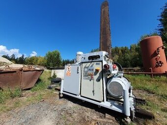 Pila na řezání kamenných bloků