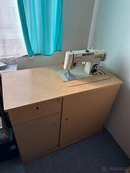 Elektrický Šicí Stroj