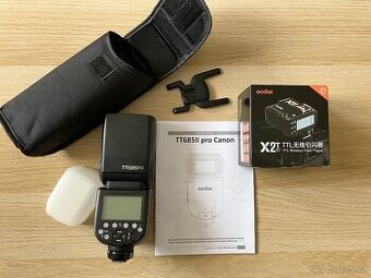 Set blesku TT685C a řídicí jednotky X2T-C