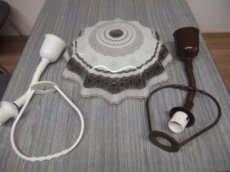 SUKÝNKA BÍLÁ S HNĚDÝM VZOREM KRAJKY 42.