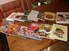 knihy o vaření, ovoci a zelenině ,grilování ,bylinkách,recep