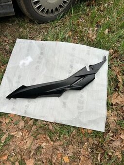 Honda Forza 125/350 plast pod nášlapem