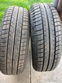 Pneu r14 r13