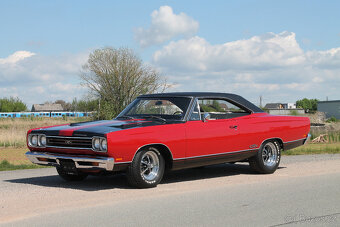1969 Plymouth GTX 440 - muscle car po kompletní renovaci