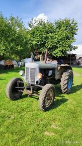 Traktor Škoda 30