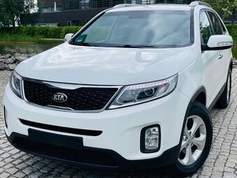 Kia Sorento 2.2CRDi 4x4 MANUÁL LED VÝHŘEV KAMERA SENZORY