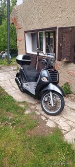 Kymco People 250