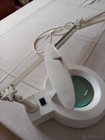 pracovní lampa s lupou - 1