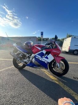 Honda CBR600f4i TOP STAV