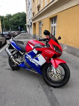 Honda CBR600f4i TOP STAV