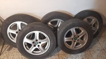 5 kusů elektrónových kol s pneu 195/65 R15 91H – 4 000 Kč