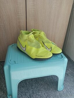 Nike Phantom Vision Academy tenisky sálové vel. 38
