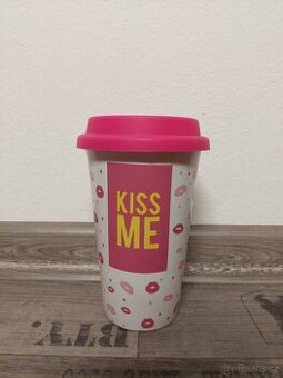 NOVÝ hrnek s víčkem