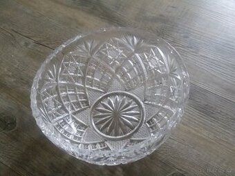 Skleněná broušená mísa