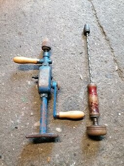 Stará ruční vrtačka