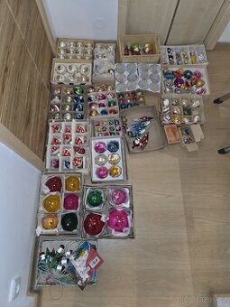 Hromada starých retro vánočních ozdob levne