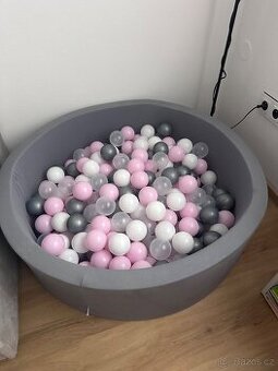 Suchý bazén s balónky