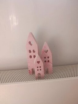 dekorace ze sádry tvář a domečky