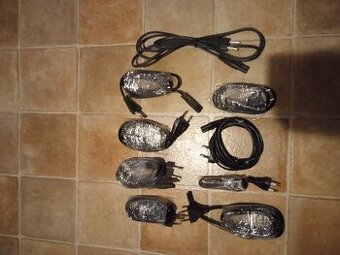 Přívodní kabely k drobným elektrospotřebičům.