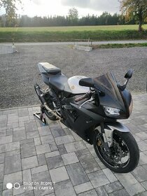 Yamaha YZF R1