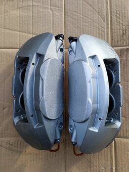 Prodám 4pístkové brzdové třmeny Brembo Porsche Macan/Audi Q5