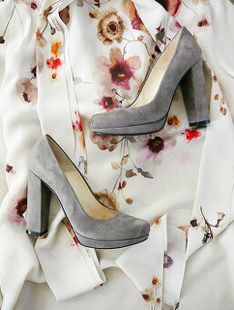 Semišové lodičky Buffalo London