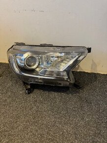Ford Ranger světlo pravé 2017