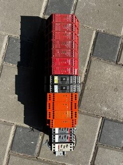 Sada bezpečnostních relé a modulů