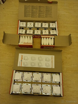 Zasuvky a spinace Legrand 10 + 10 kusu + ramecky
