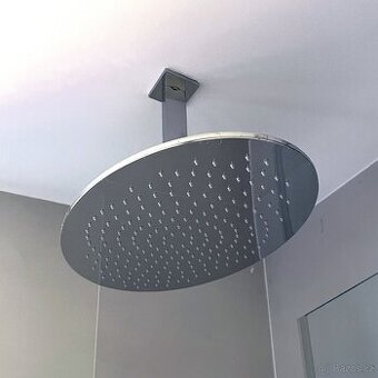 Závěsná oválná sprchová hlavice